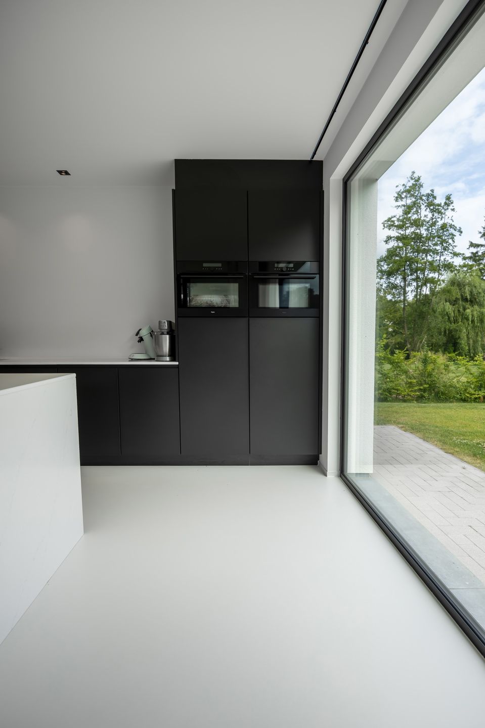 Moderne, recente villa met grote tuin en veel lichtinval foto 21