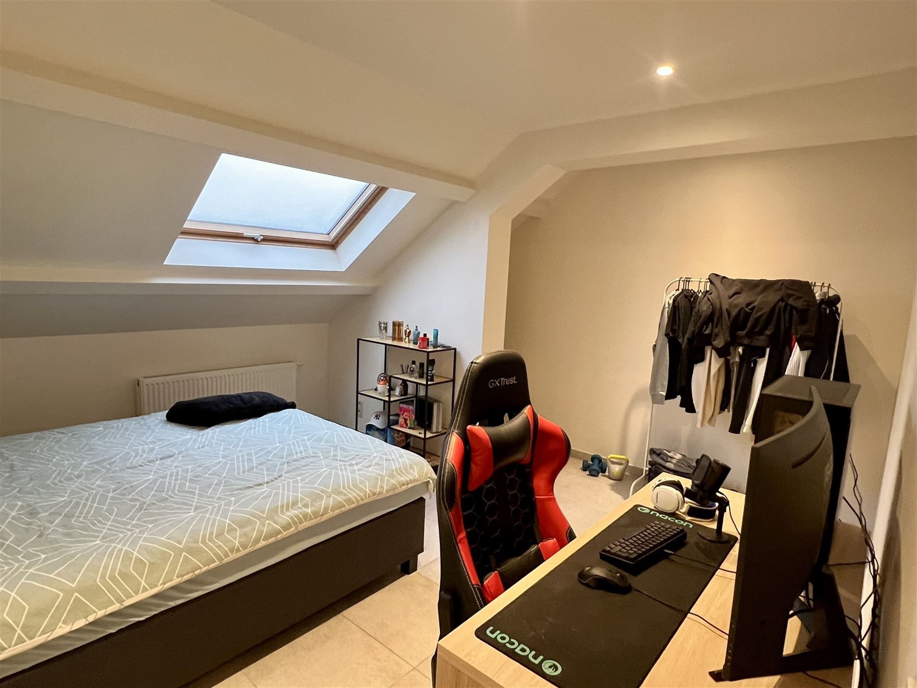 Goed gelegen eigentijds appartement foto 11