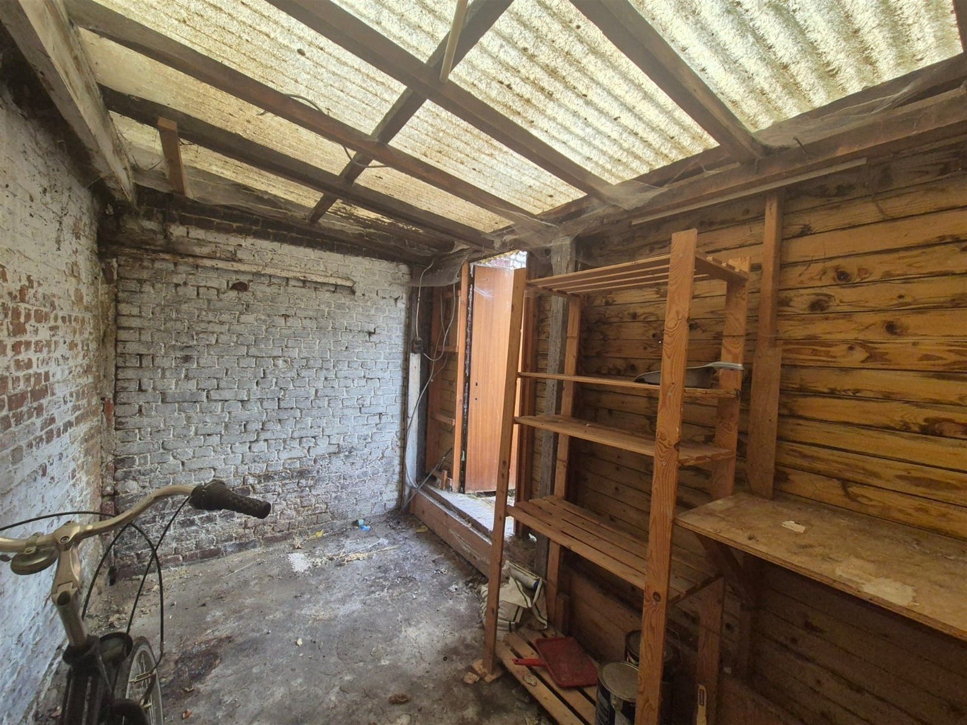 Zeer gunstig gelegen starterswoning met 2 slaapkamers en tuin. foto 14