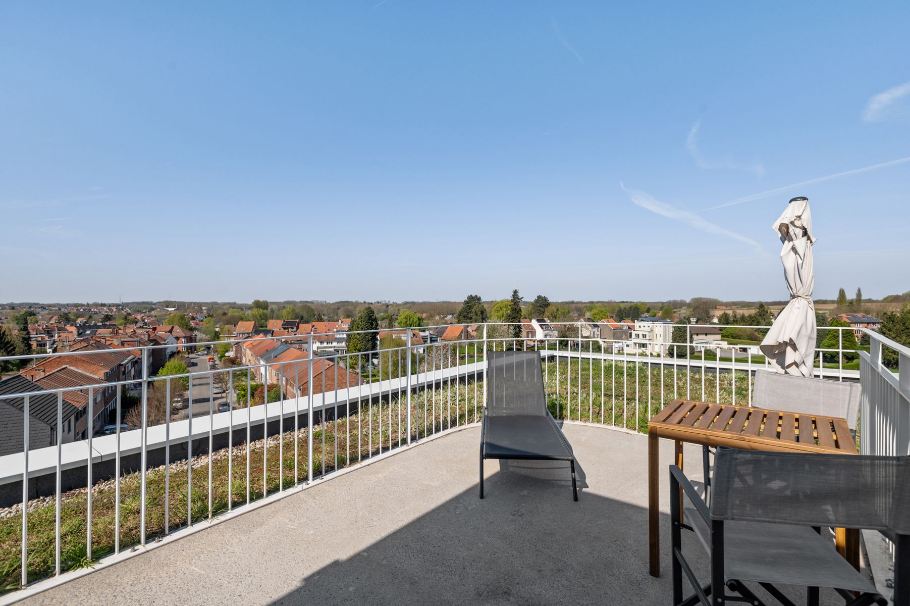 Stijlvolle duplex met 2 kamers, zonnig terras & parking! foto 13