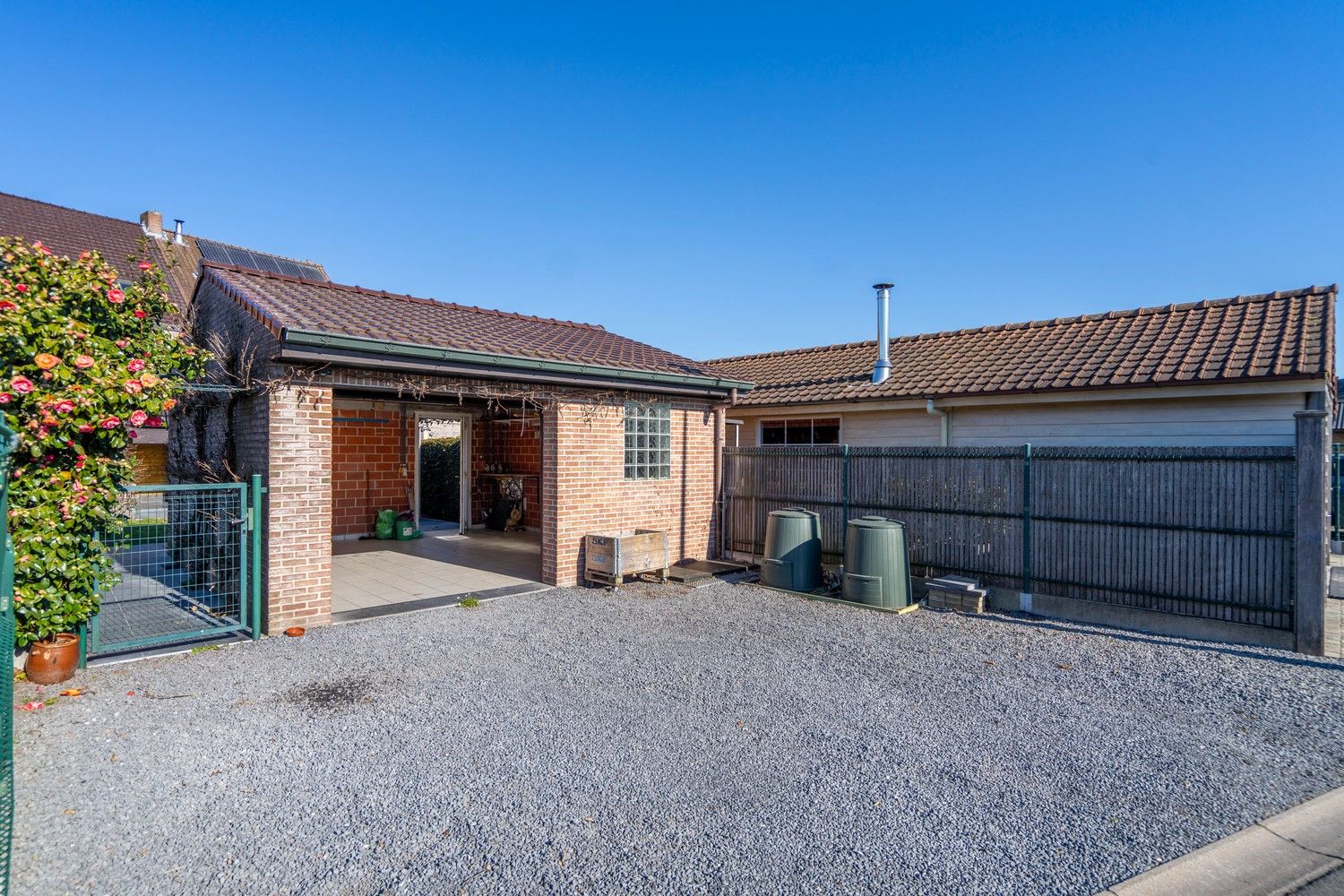 RUIME WONING MET UITWEG foto 16