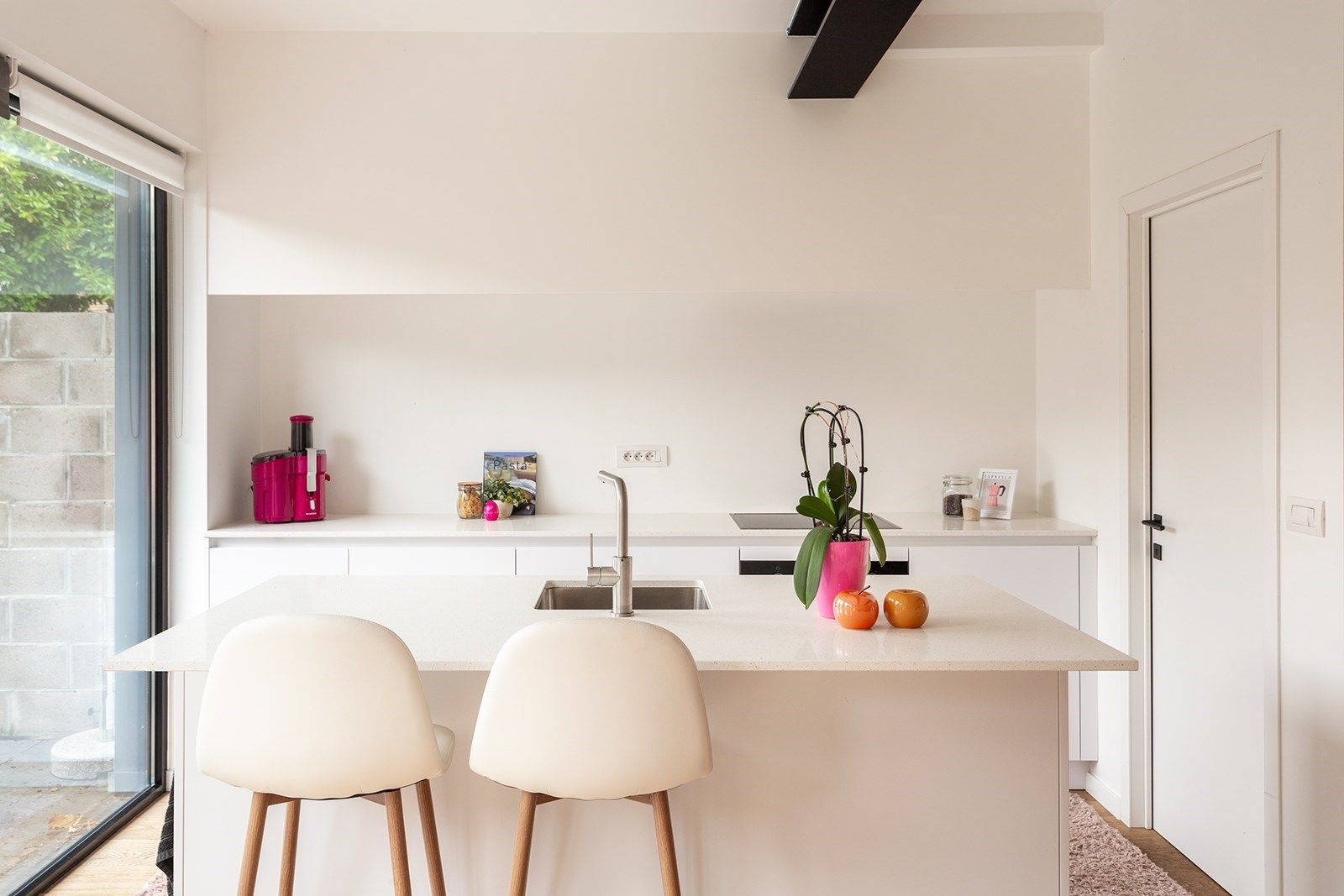 Luxueus éénslaapkamer appartement met grote tuin foto 4