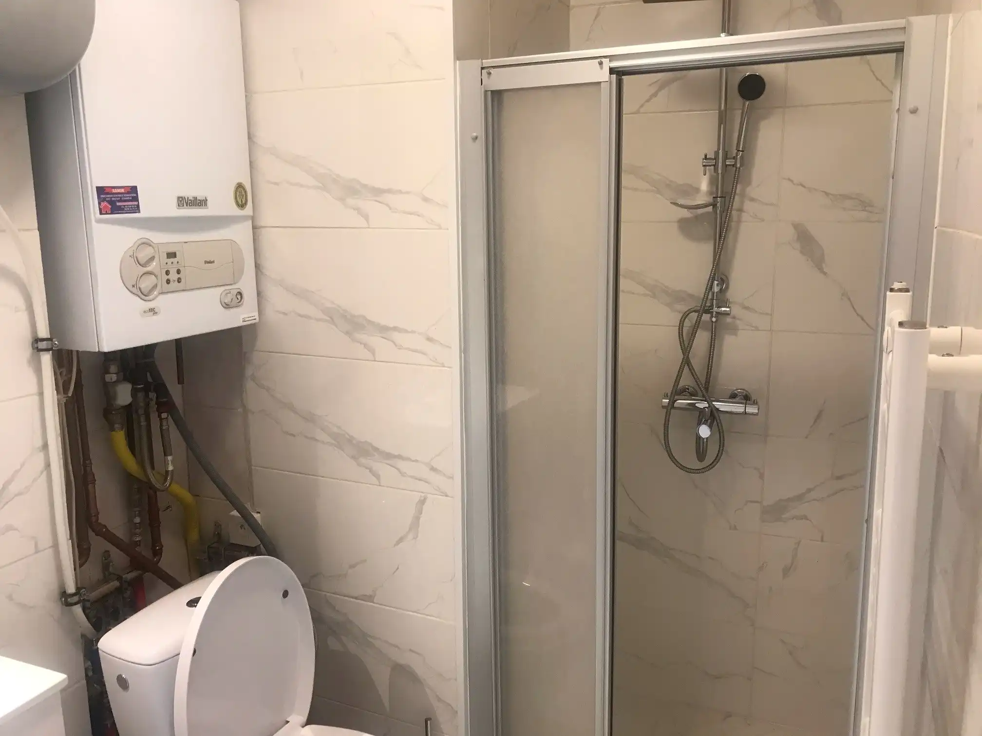 Een aangenaam appartement met 2 slaapkamers in Gent foto 9