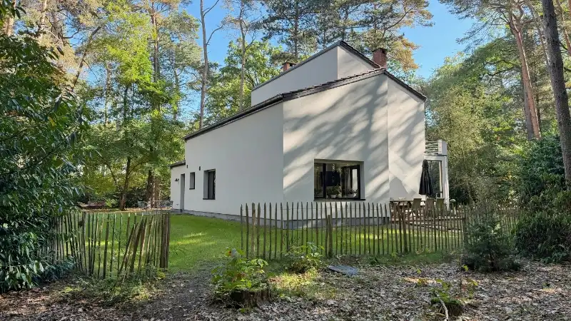 Charmante vernieuwde villa van 231m² op 20 are foto 3