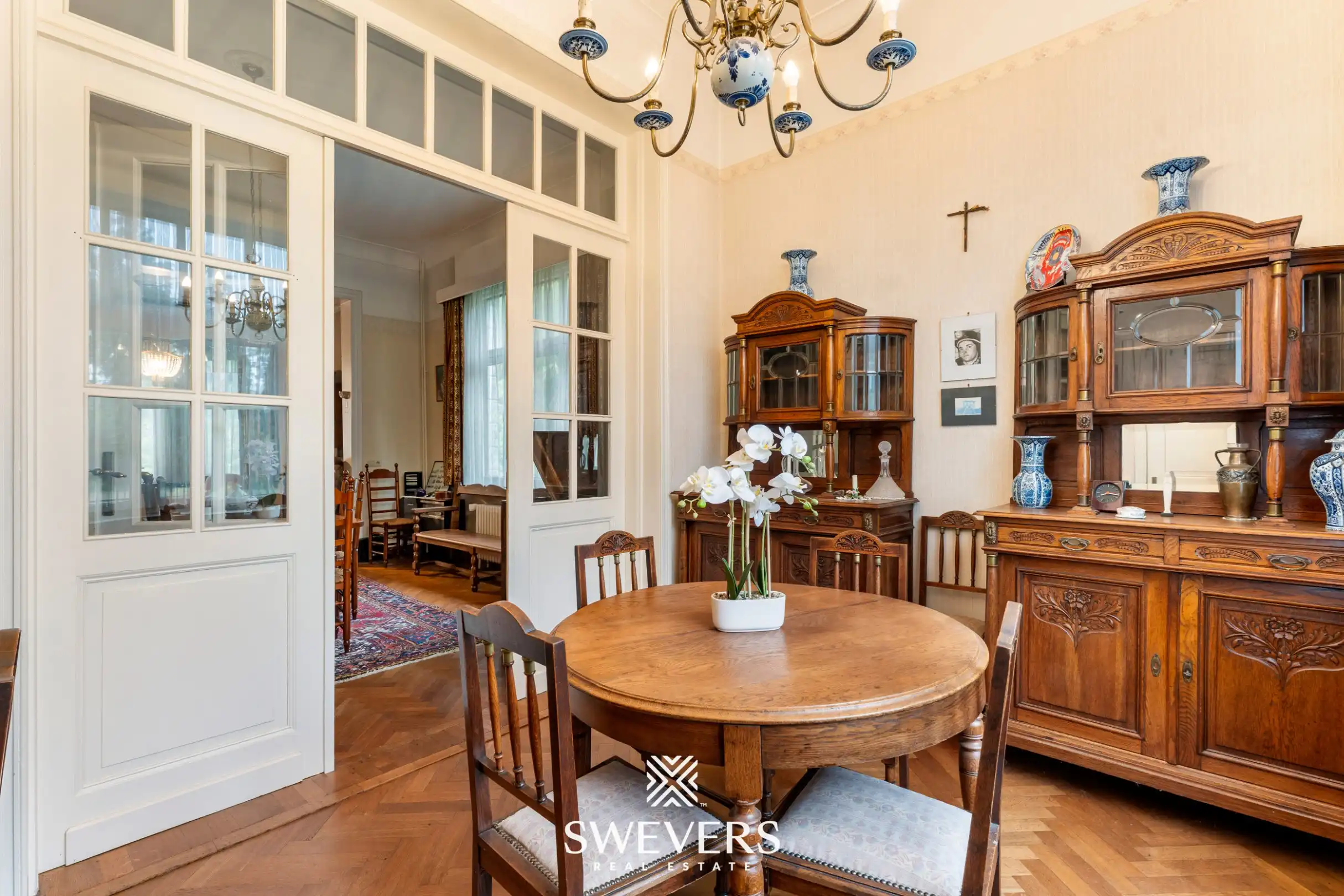 Karaktervolle herenwoning op knap perceel (20are) tegenover be-MINE foto 13