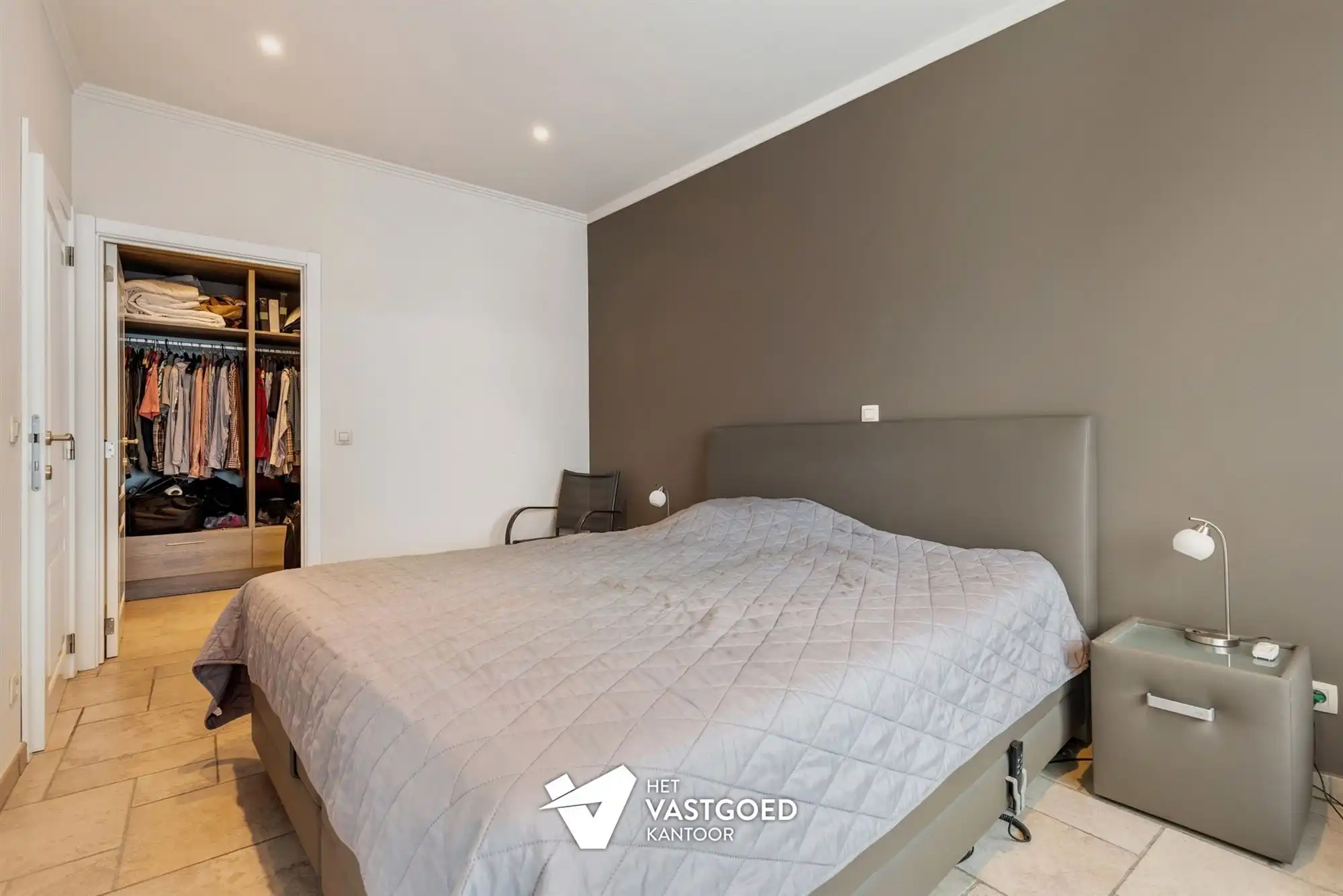PERFECT ONDERHOUDEN GELIJKVLOERS APPARTEMENT (135M²) MET 2 SLAAPKAMERS + DRESSING EN TERRAS TE LAAKDAL foto 15