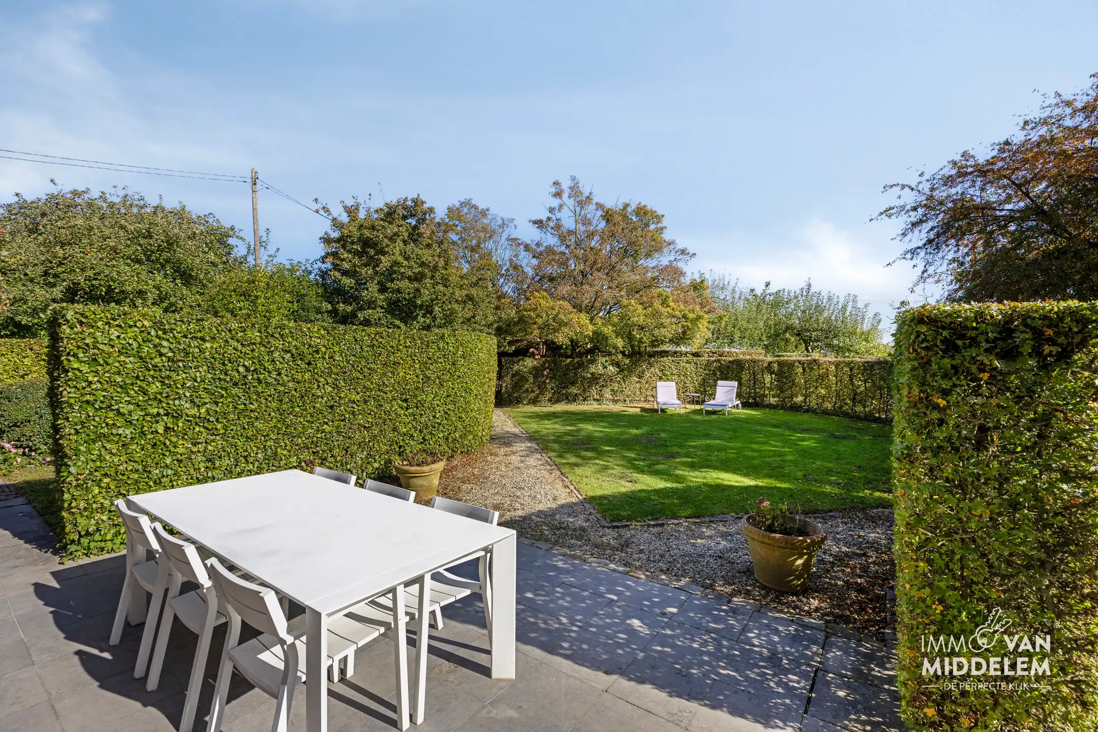 RUIME VILLA MET 4 KAMERS, GARAGE EN PRACHTIG AANGELEGDE TUIN foto 23