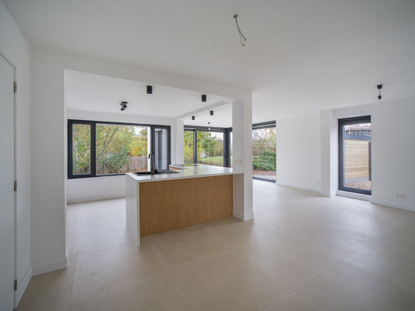 Prachtig gerenoveerde woning met 3 slpk. en tuin foto 3