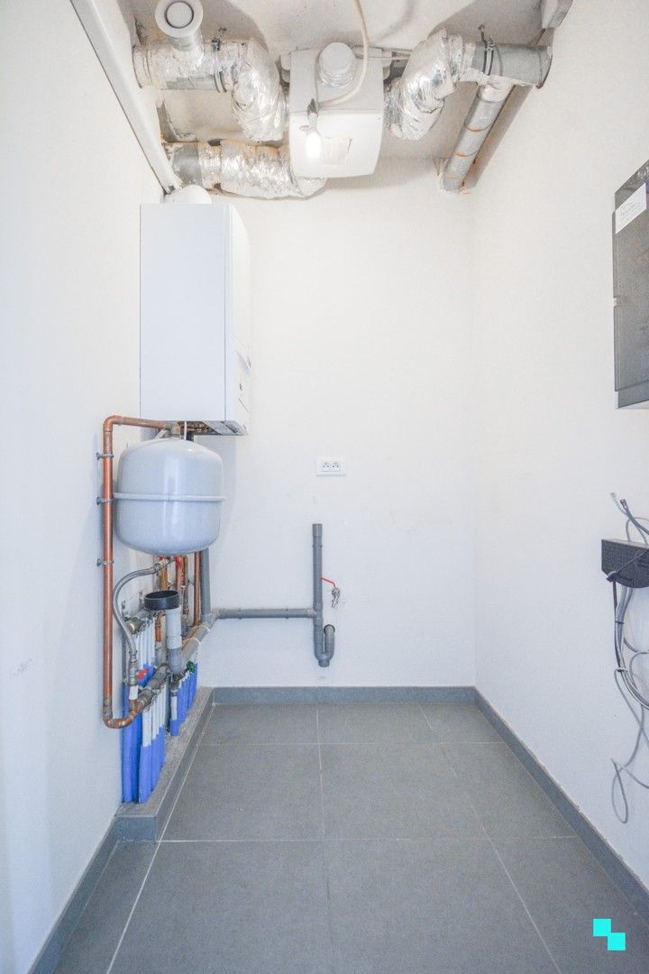 Instapklaar, energiezuinig appartement met staanplaats te Roeselare foto 20