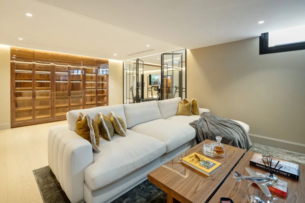 Exclusieve villa in Marbella: tijdloze elegantie en ongeëvenaarde luxe foto 18