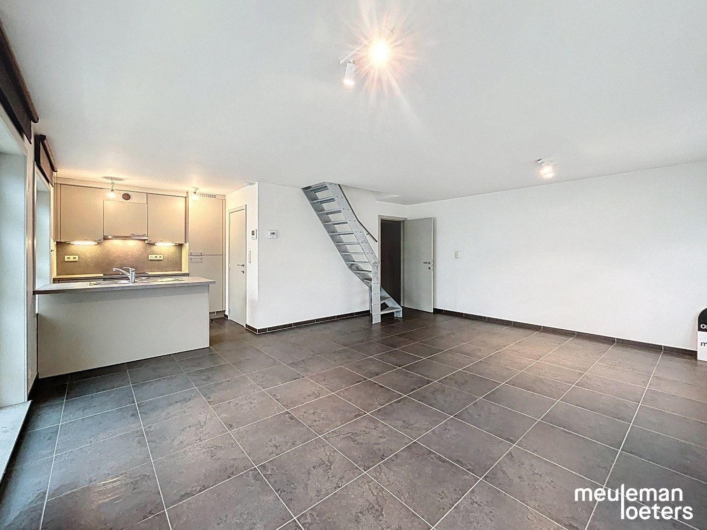 Lichtrijk appartement  nabij centrum foto 5