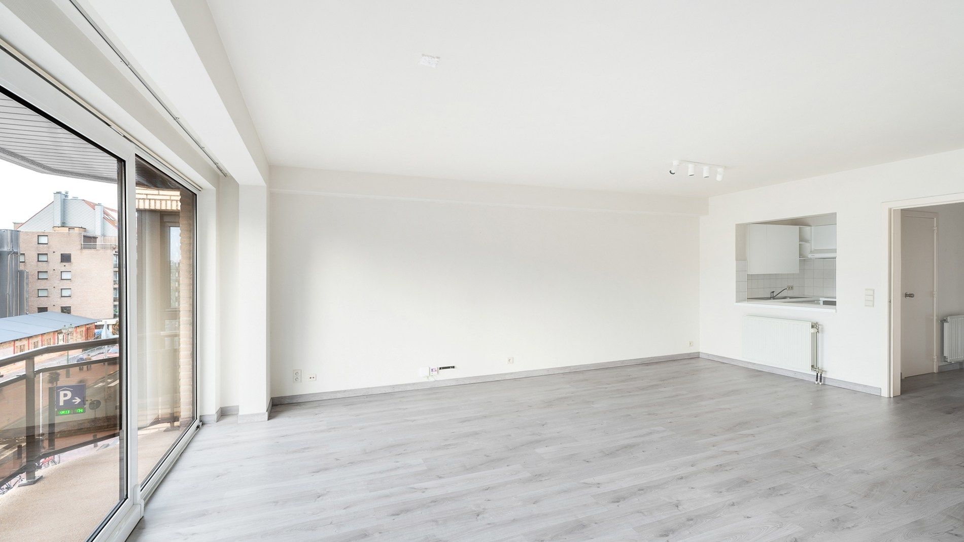 Appartement met 2 slaapkamers in de Lippenslaan te koop foto 9