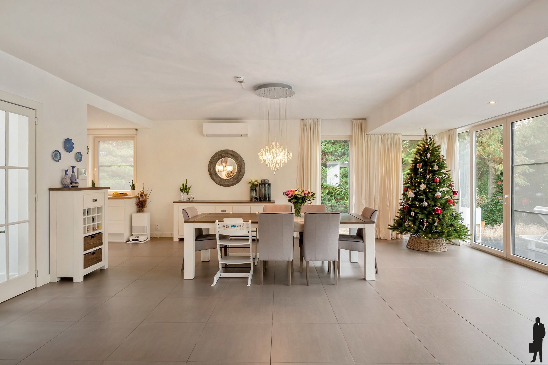 Moderne villa met zwembad foto 9