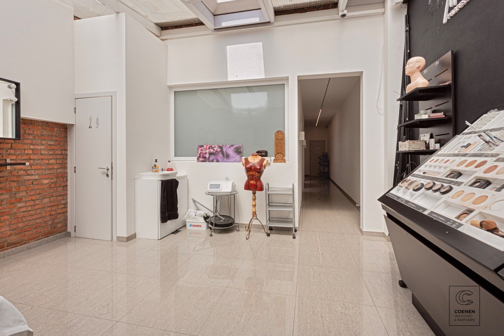 Prachtige handelsruimte met een bruikbare oppervlakte van 355 m² op een SCHITTERENDE locatie te Berchem foto 13