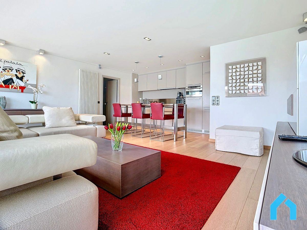 Uniek gelegen appartement gelegen op het Lichttorenplein te huur foto 4