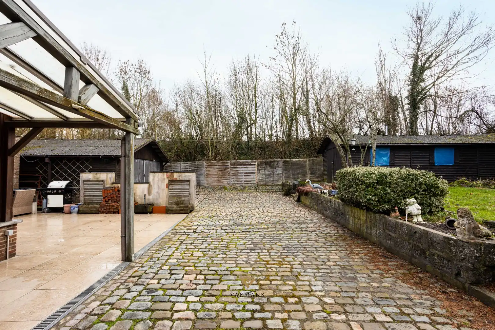 Fermette woning met oprit, dubbele garage en prachtige tuin foto 33