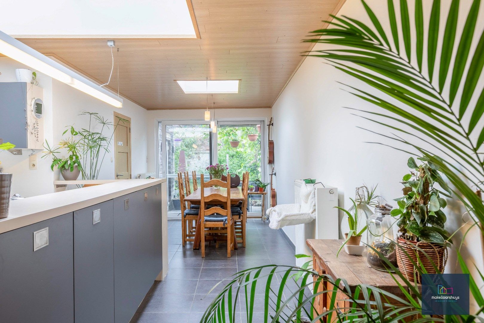 Instapklare woning met aangename tuin en garage foto 6