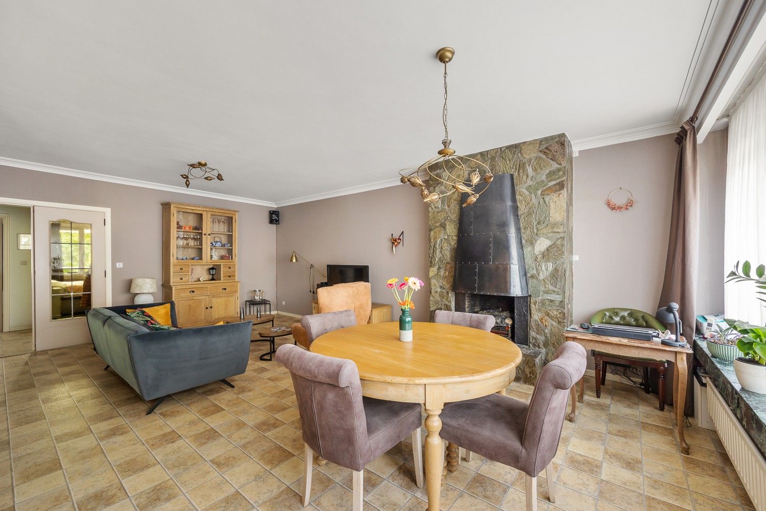 IN OPTIE Ruim en gezellig bel-étage appartement met tuin te Deurne foto 2