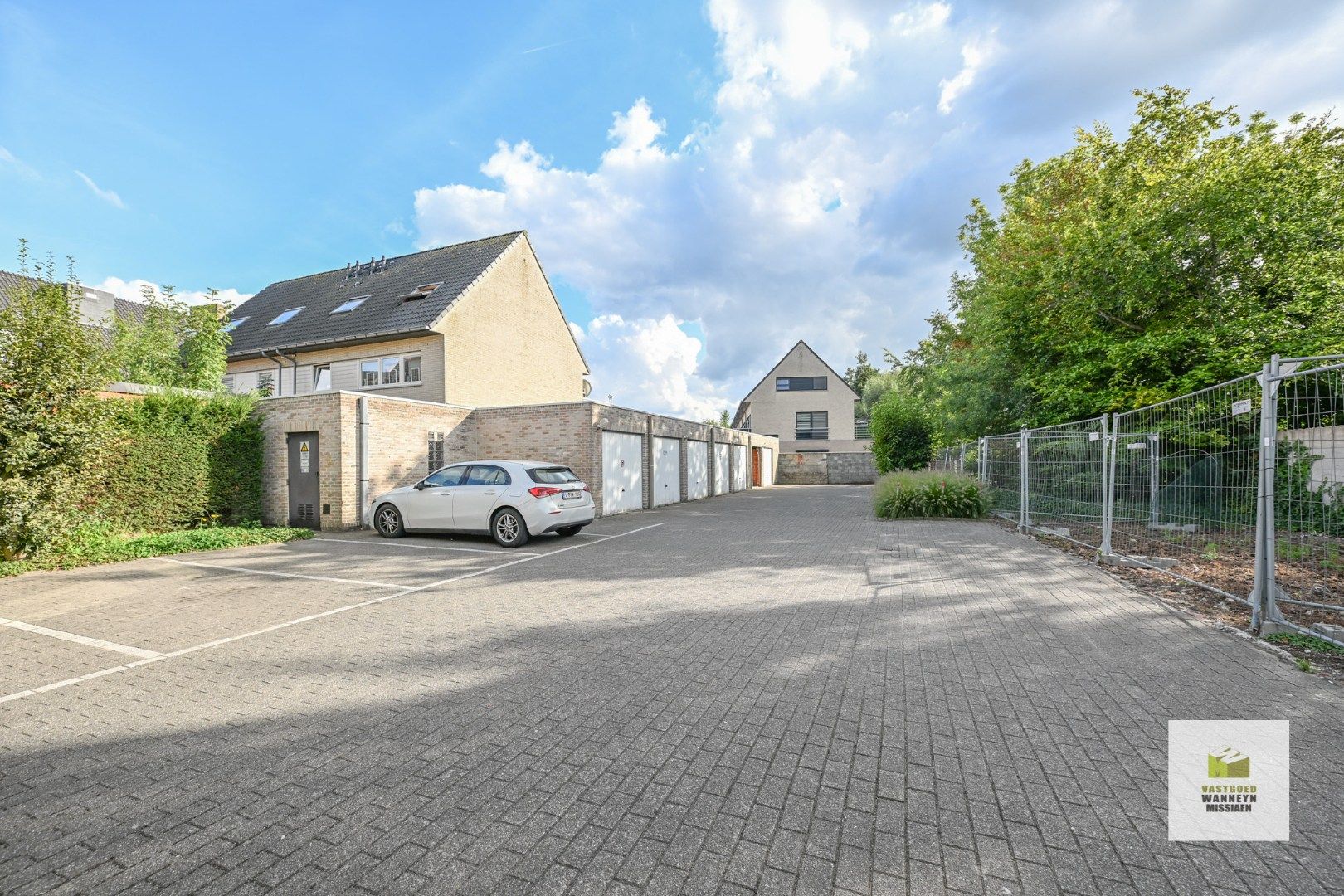 Instapklaar 2 slaapkamer appartement mét garagebox in centrum Wingene foto 20
