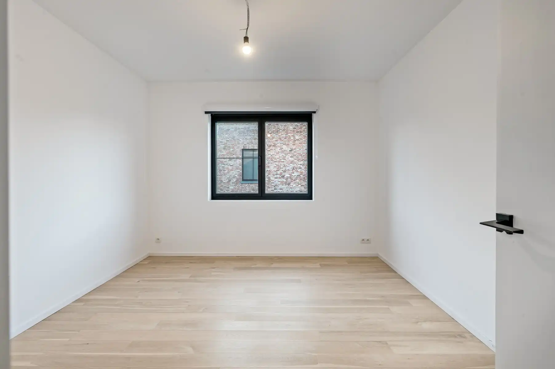 Recente villa met bijgebouw op toplocatie foto 17