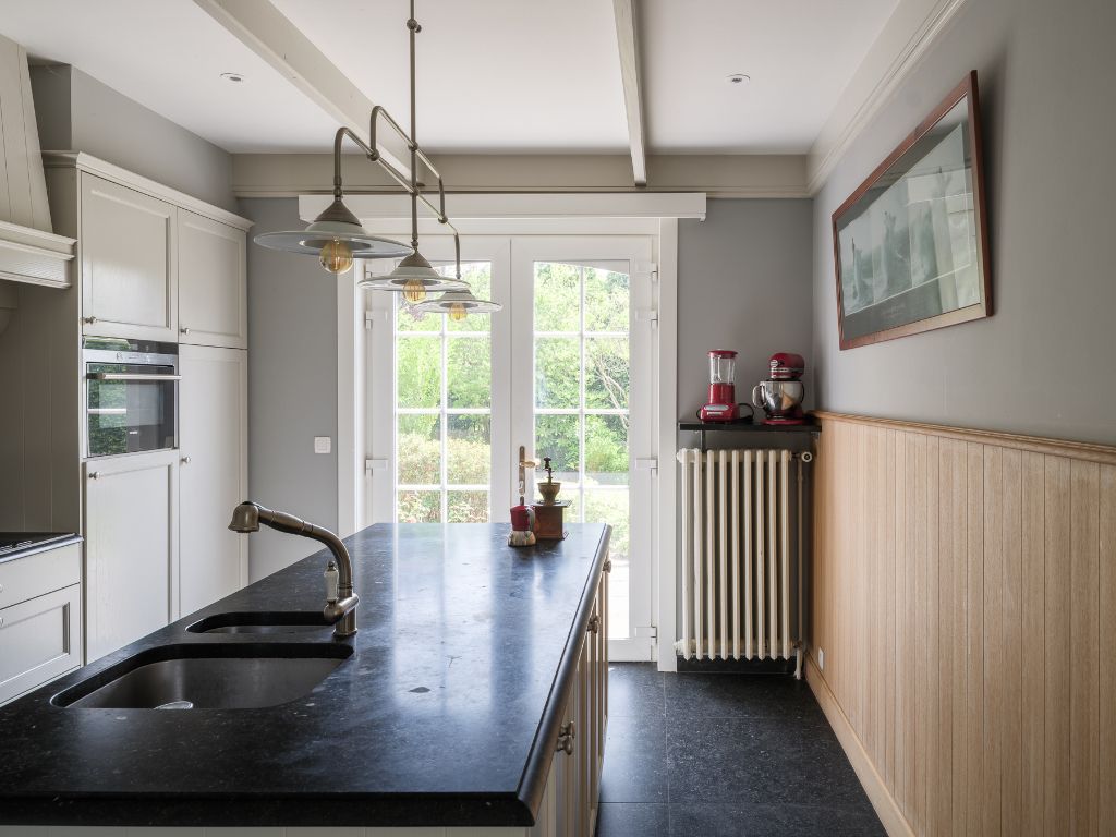 Charmante Franse villa met 3 slaapkamers op een zuidgericht perceel (1.160 m²) in een residentiële wijk te Mariakerke. foto 12