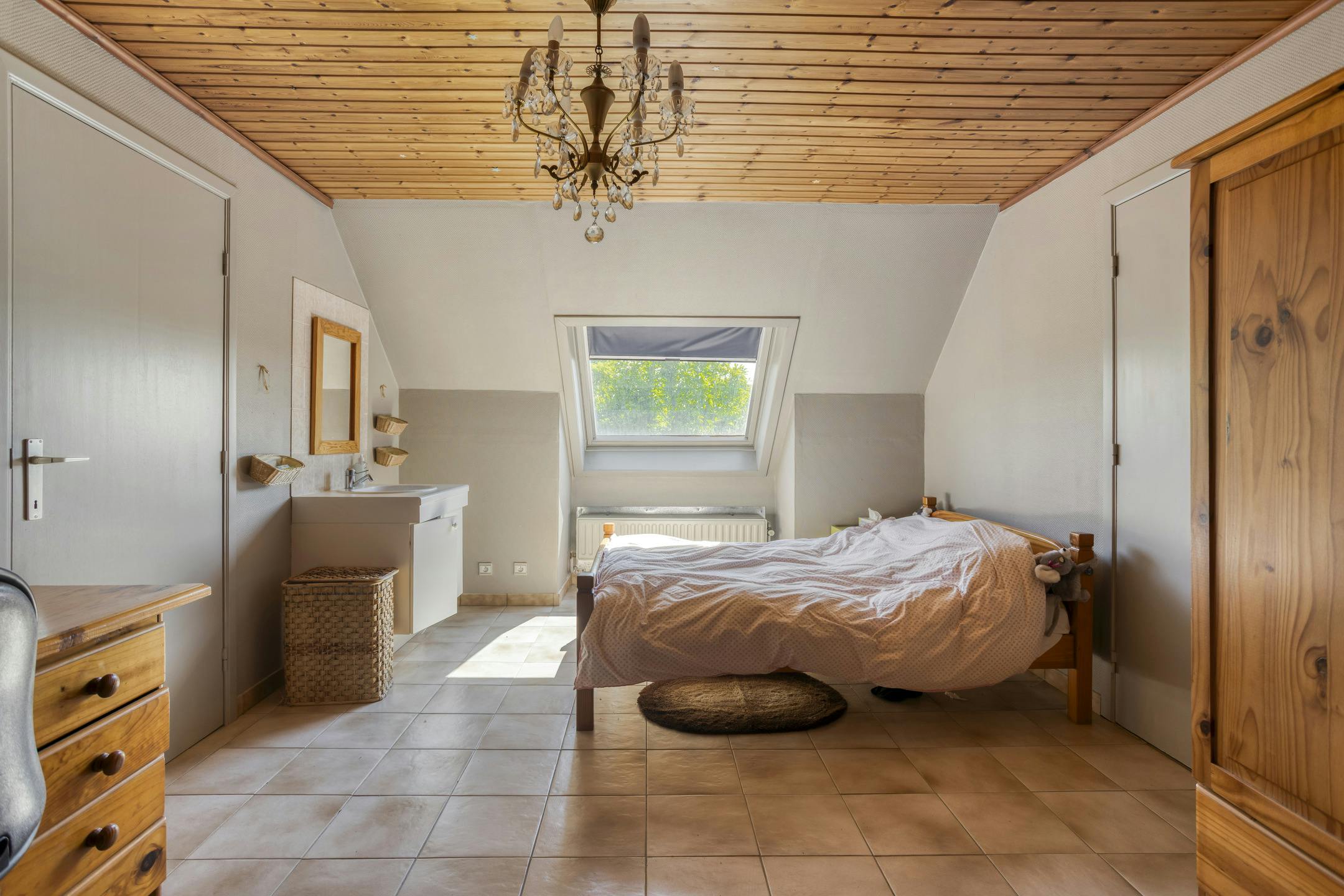 Karaktervolle villa op ruim perceel te koop in Roeselare foto 18