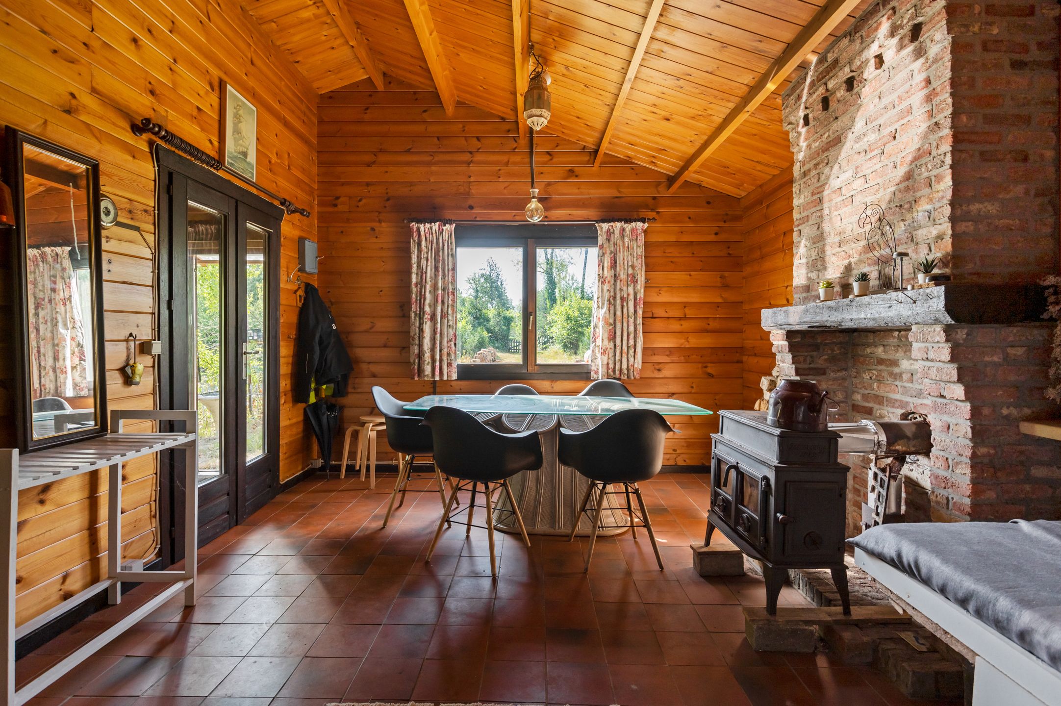 Chalet met 2 slpks op 2.710 m² recreatiegrond in Vorselaar. foto 5