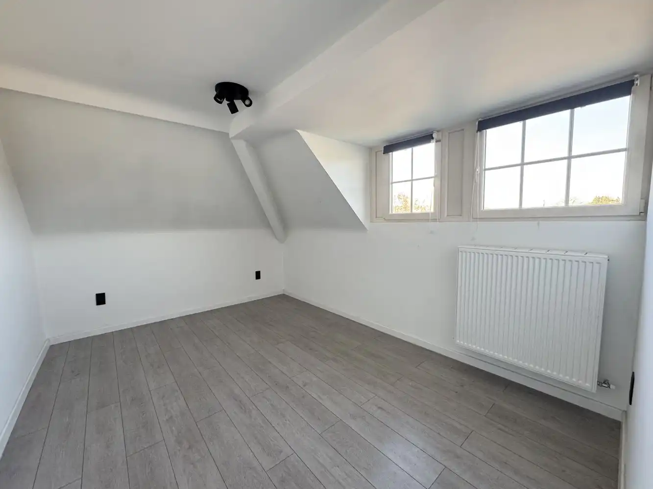 GERENOVEERDE, INSTAPKLARE WONING (H.O.B.) foto 9