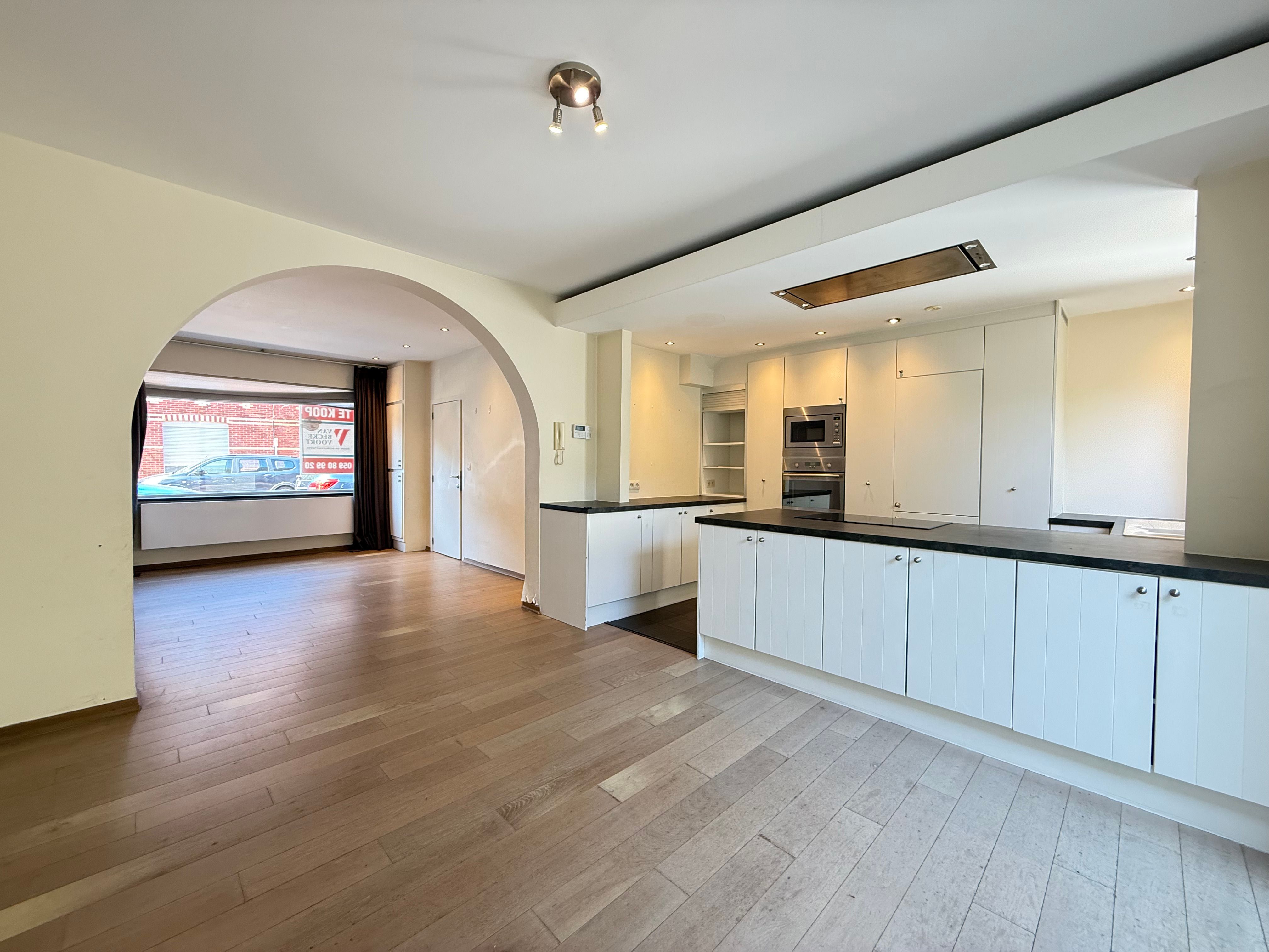 Moderne woning met koer foto 6