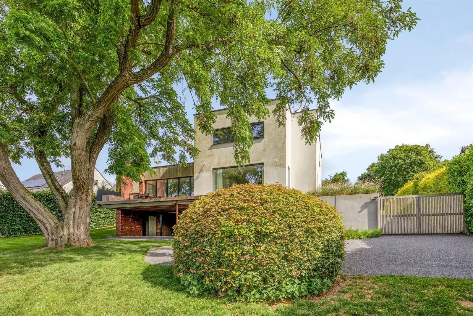 Villa met 4 slaapkamers, tuin met zwemvijver  foto 2