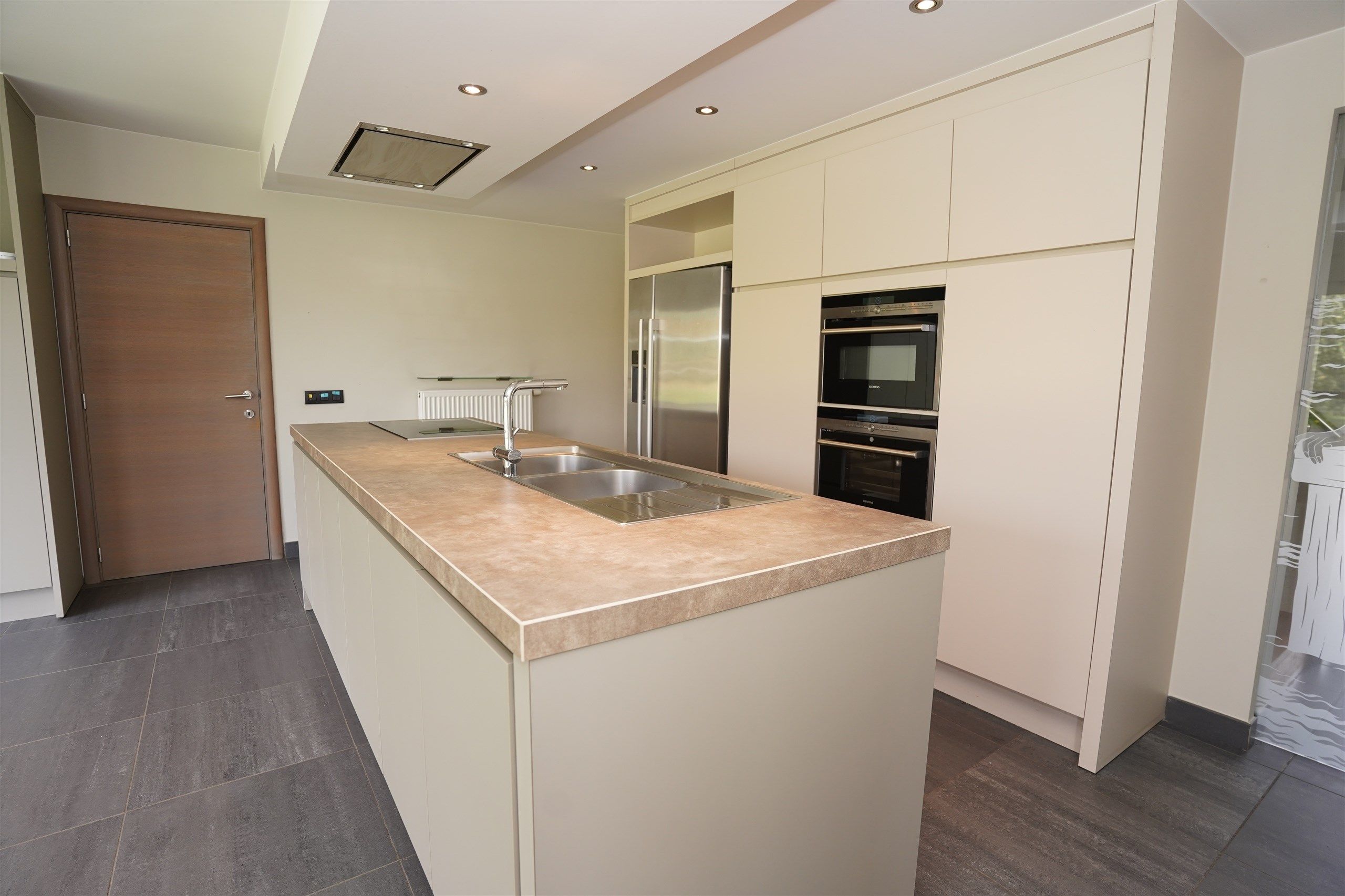 Bijzonder uime halfopen woning met Landelijke Rust op 954 m! foto 9