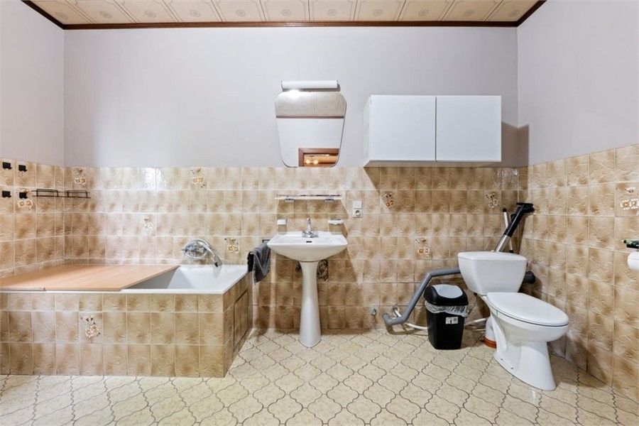 RENOVATIEPROJECT MET POTENTIEEL EN REEDS VERNIEUWDE VERDIEPING IN HARTJE KORTENAKEN foto 23