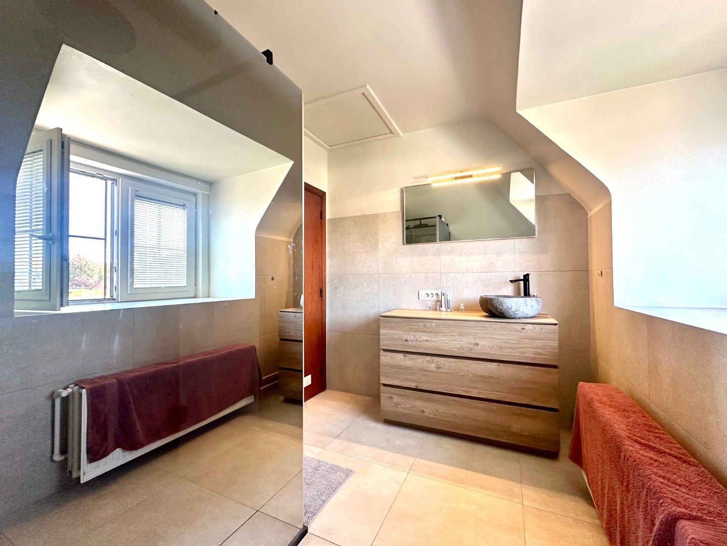 Gezinswoning met drie slaapkamers foto 16