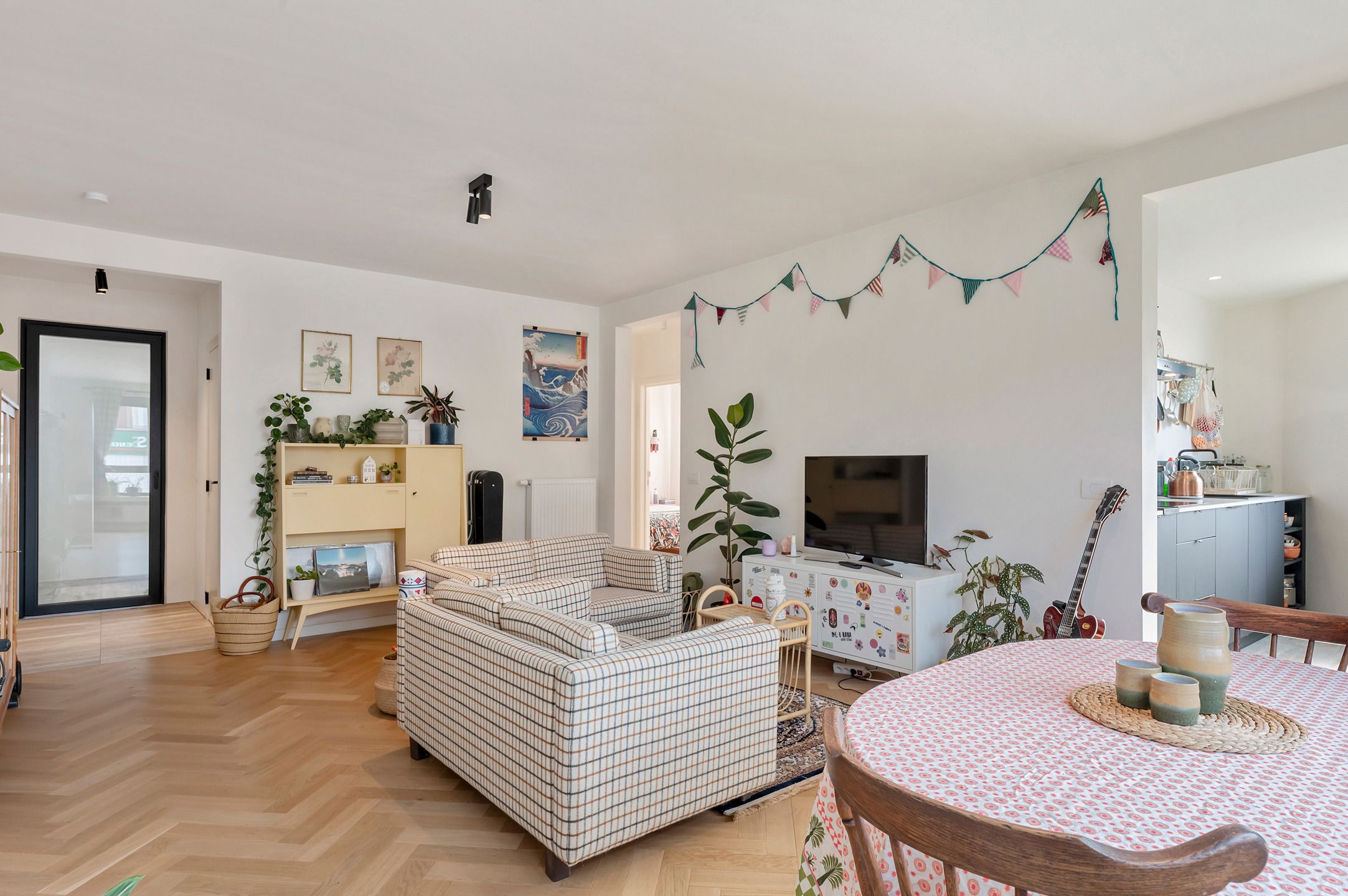Energiezuinig, volledig gerenoveerd appartement te Deurne-Zuid! foto {{pictureIndex}}