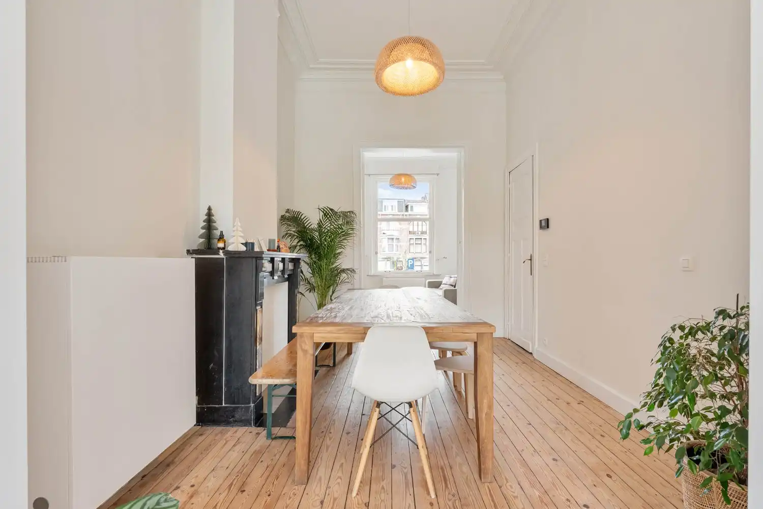 Prachtig gerenoveerd en energiezuinig herenhuis met 5 slaapkamers, 2 badkamers en een tuin op een toplocatie nabij het station van Leuven! foto 9