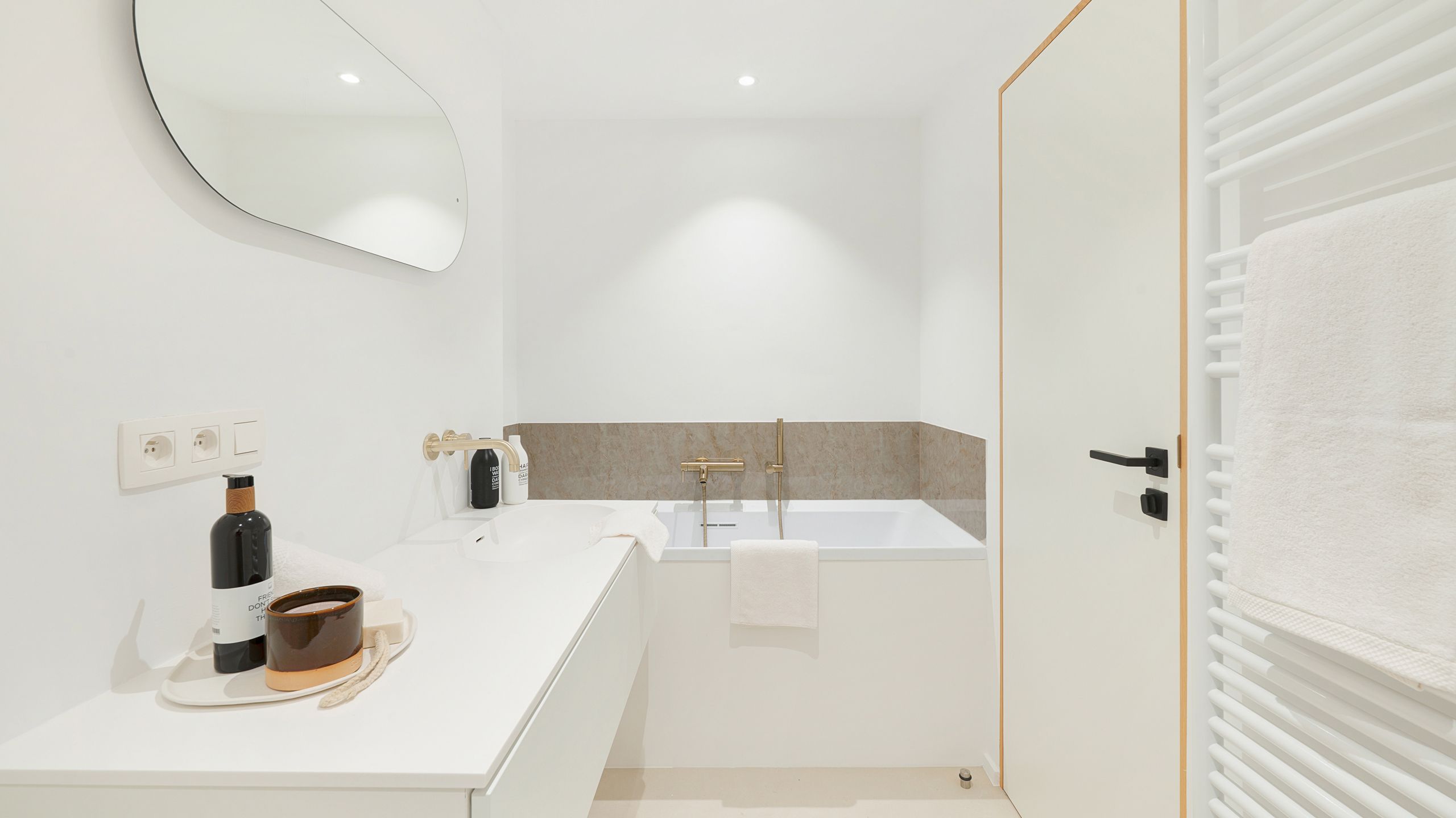 Appartement met 5 slaapkamers en 10m gevel te Rubensplein. foto 23