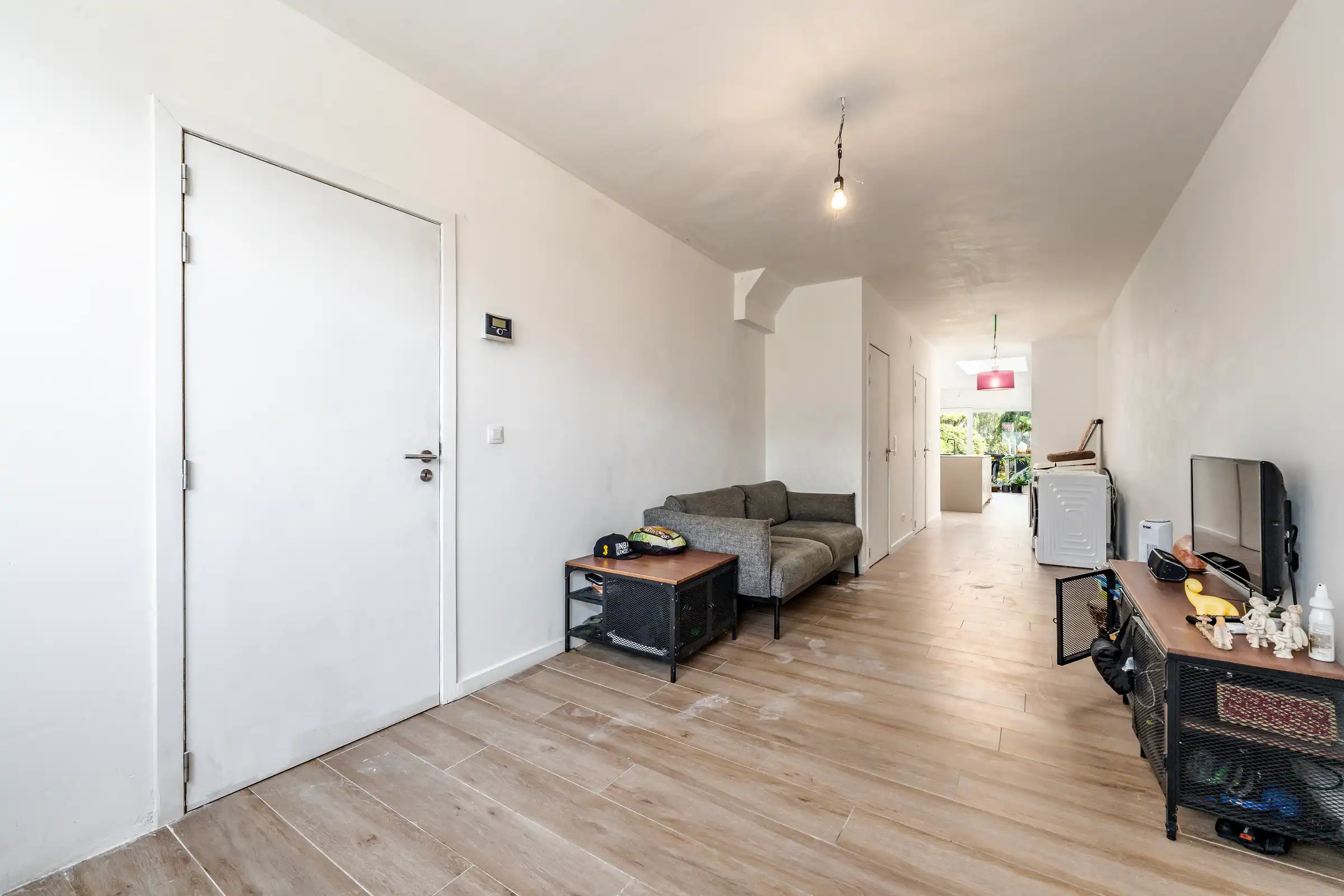 Gezinswoning met 5 slaapkamers met diepe tuin foto 3