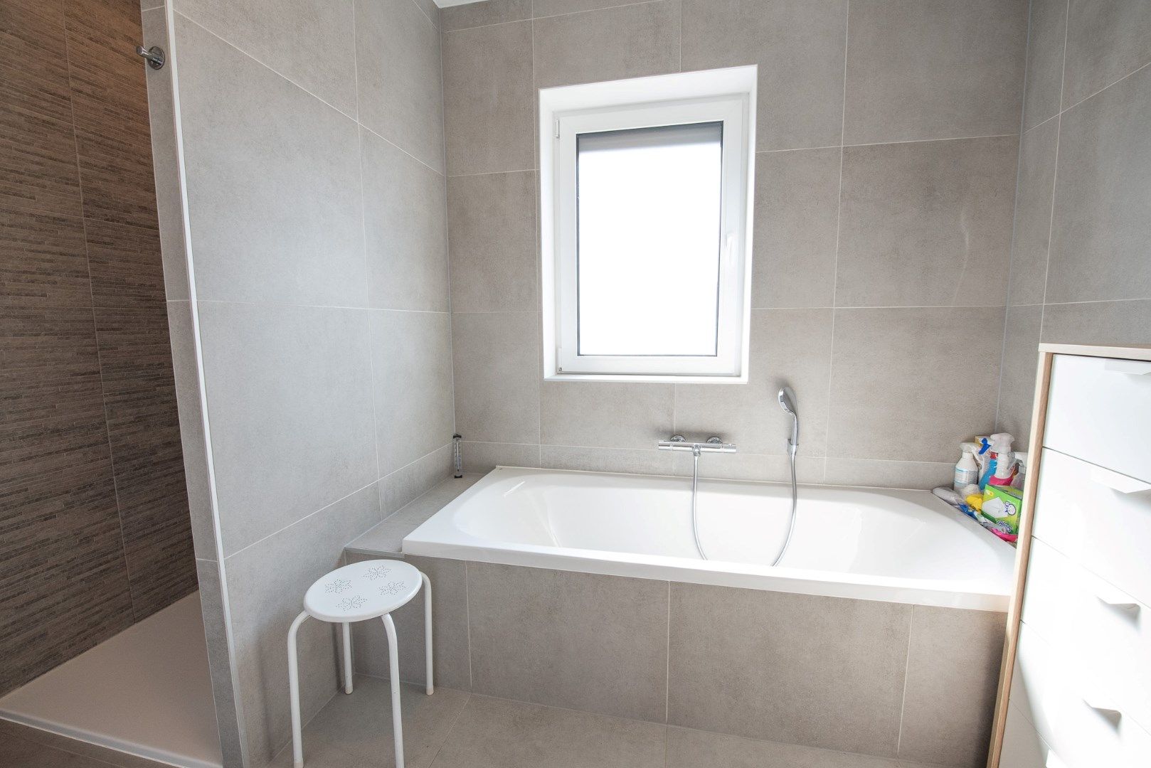 Instapklare en energiezuinige woning TE HUUR in Zwevegem foto 13