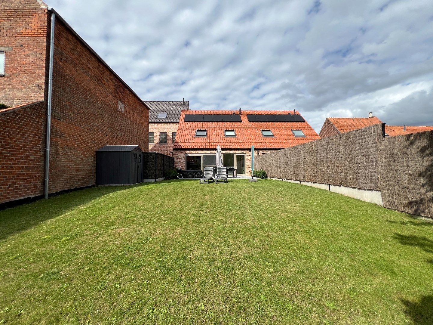 Gezellige nieuwbouwwoning met zonnige tuin en garage foto 14