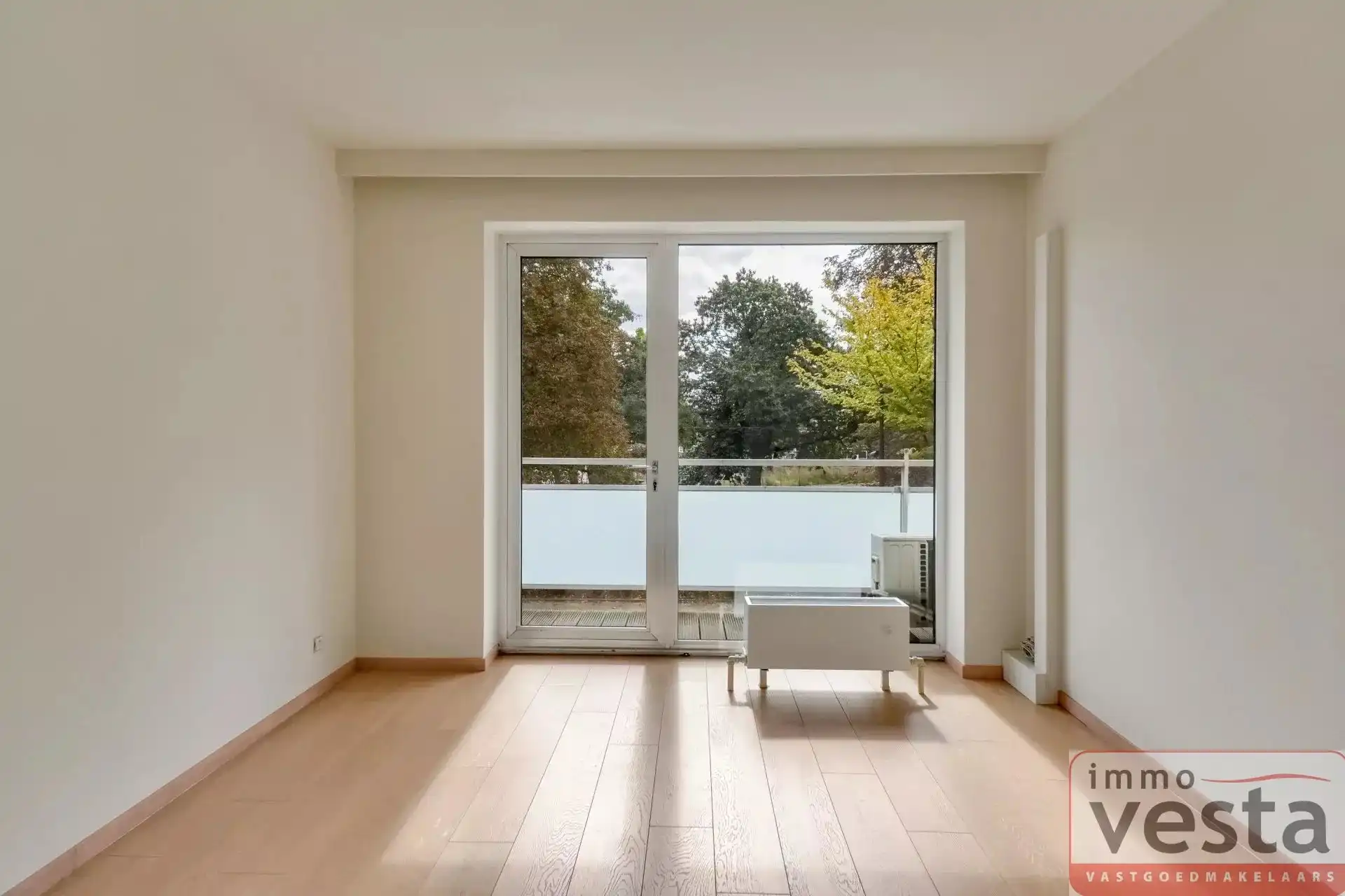 Opgeknapt appartement met 2 slaapkamers, autostaanplaats en berging foto 9