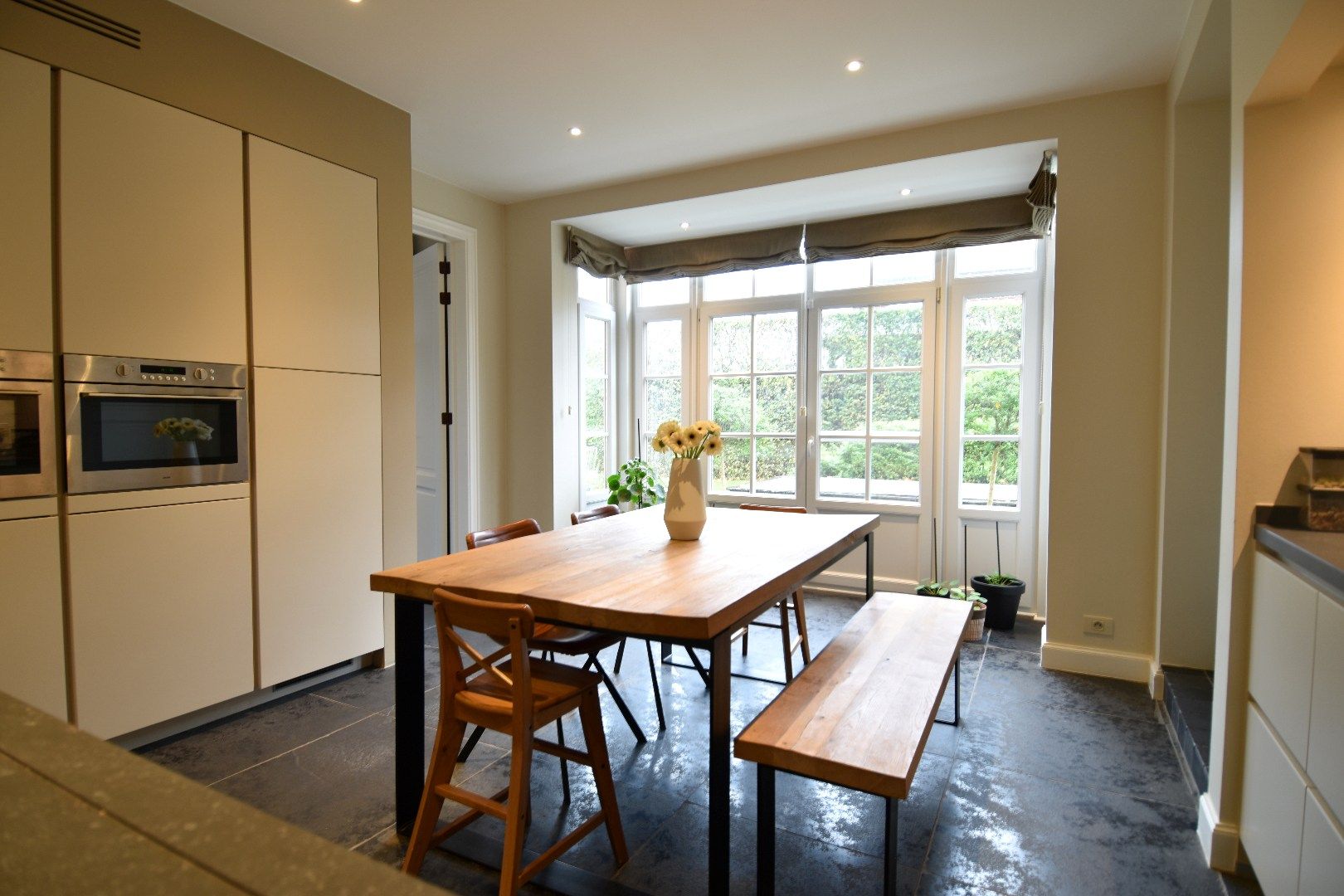 Charmante, gezinswoning in landelijke stijl met 5 slaapkamers, garage en zonnige tuin te koop in Bellegem foto 11