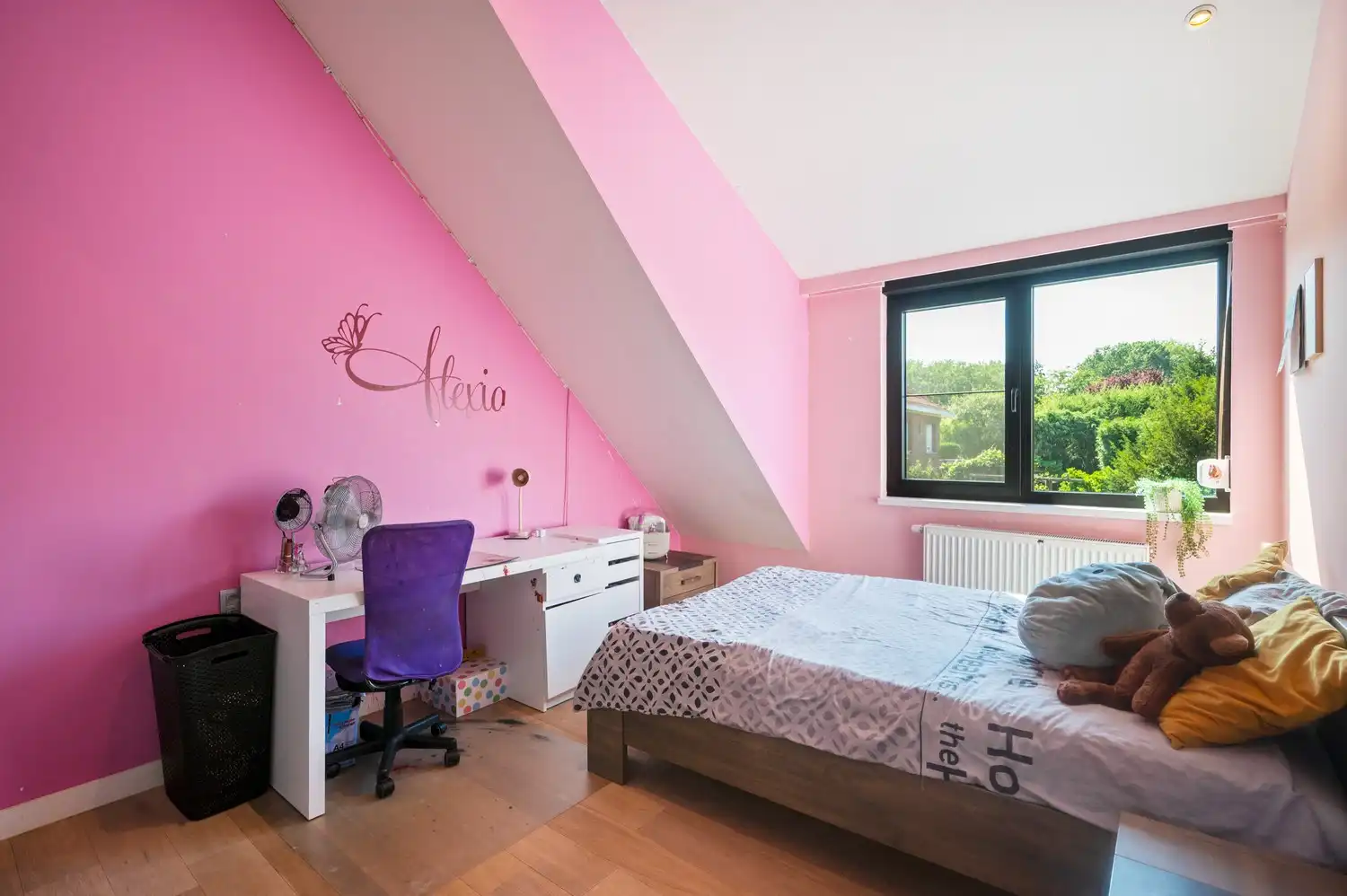 Instapklare, gerenoveerde woning met garage op toplocatie in Broechem! foto 14