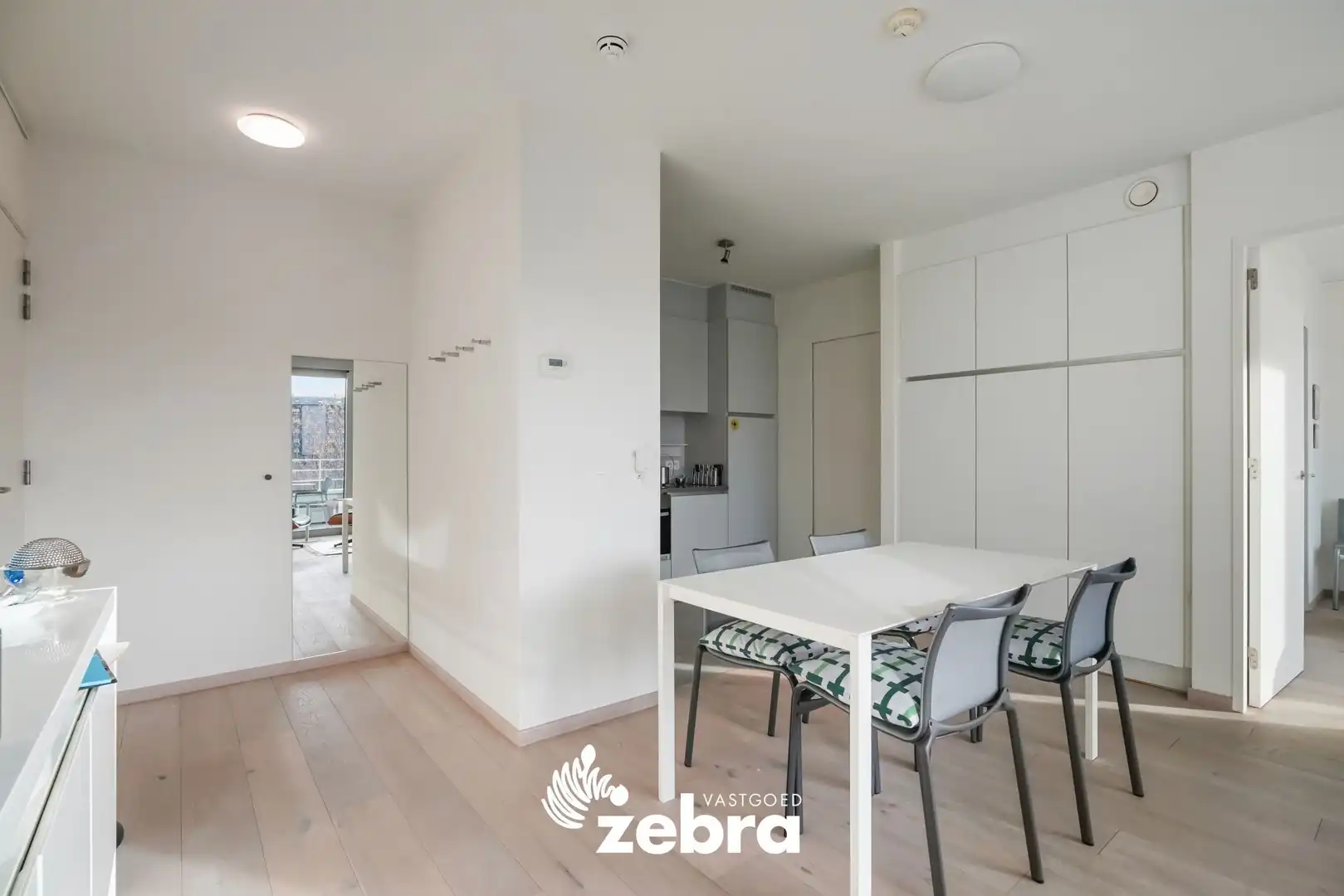 Moderne serviceflat met prachtig zicht op de Leie en autostaanplaats te Deinze! foto 9