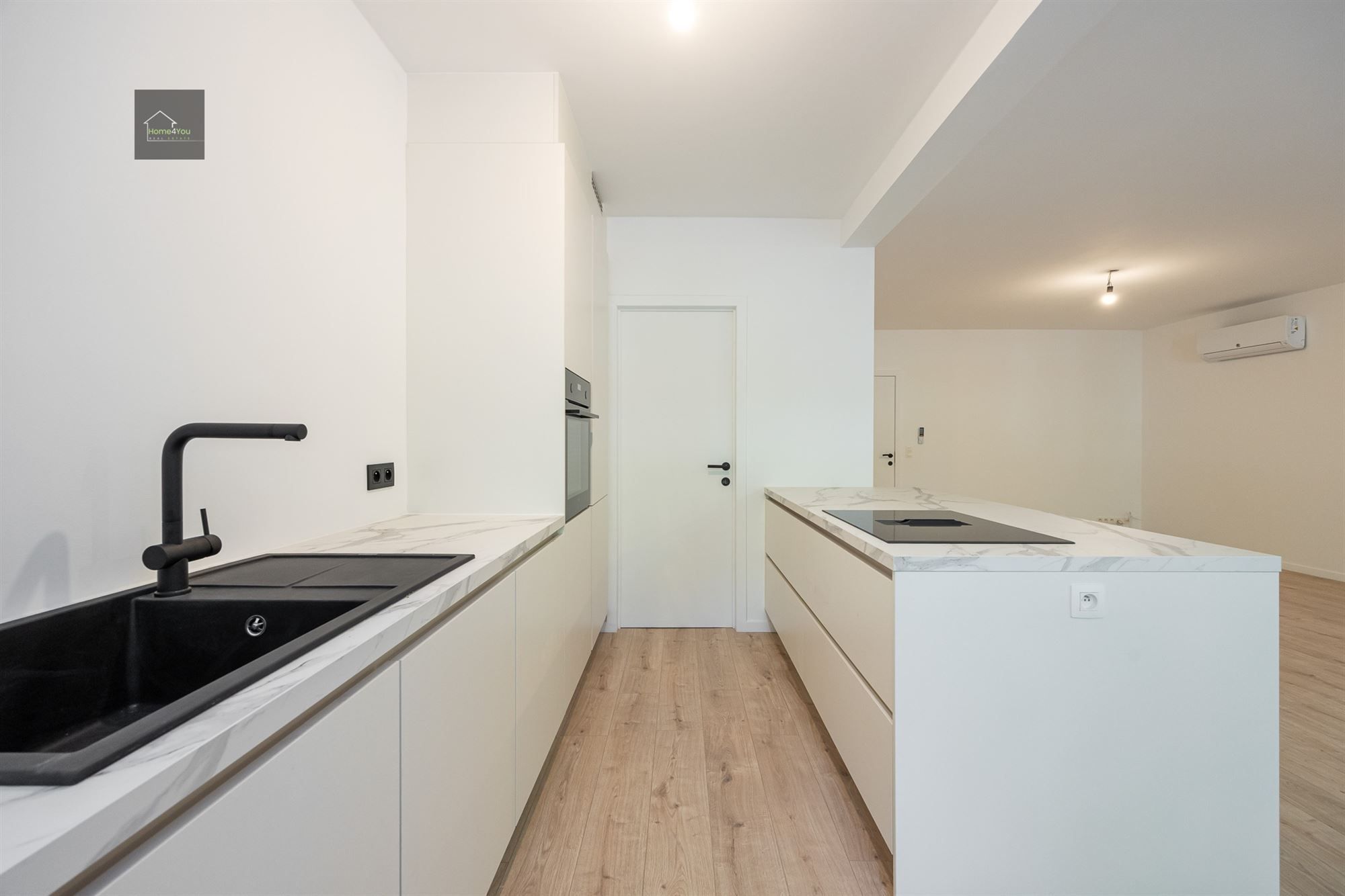 Gerenoveerd appartement met zonnepanelen in kleinschalige blok foto 3