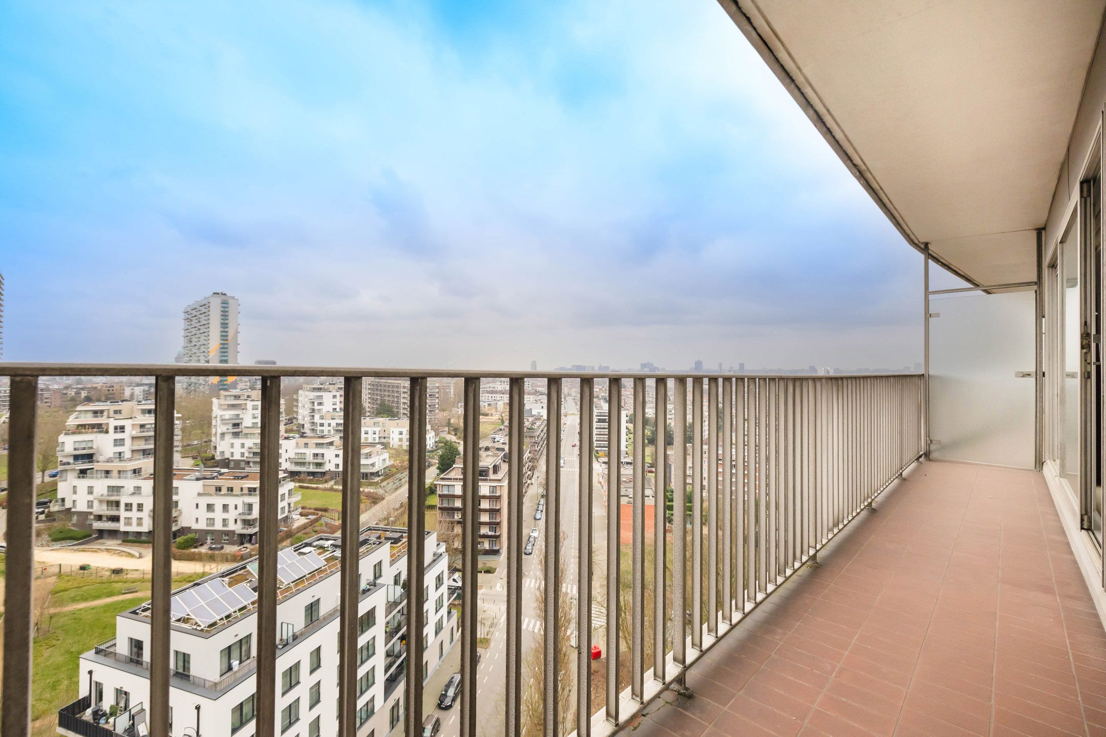 Ruim appartement van ± 100m² met 2 slaapkamers foto 7