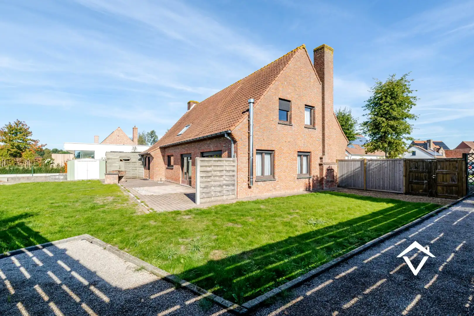 Alleenstaande woning met een rustige ligging te Koekelare foto 10