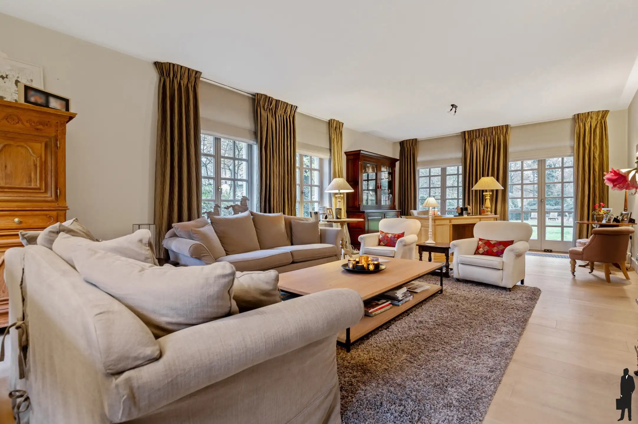 Prachtige villa met uitzicht op de weilanden van het kasteel foto 10