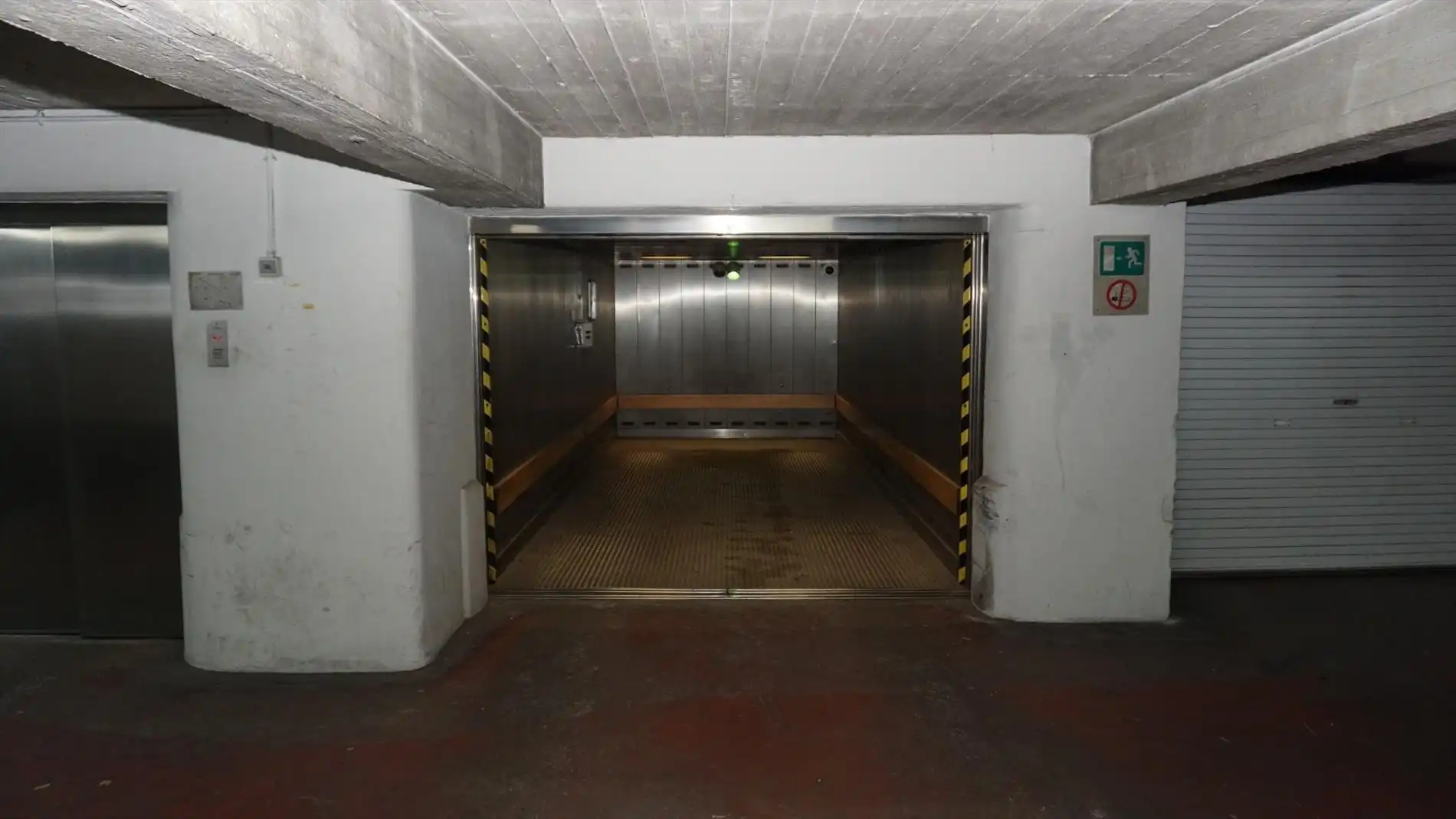 GARAGE BOX  OP TOPLIGGING - CENTRUM OOSTENDE ! foto 5