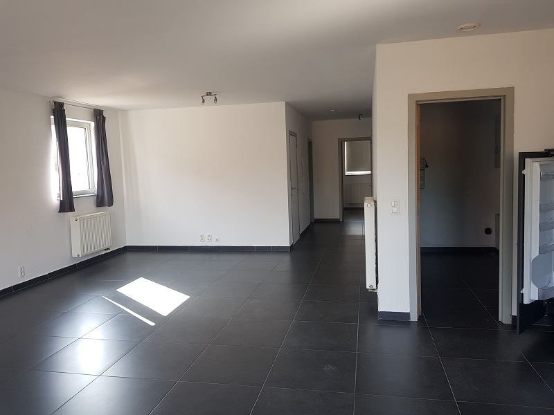 Gezellig gelijkvloers appartement met tuin, autostaanplaats en kelderberging foto 6