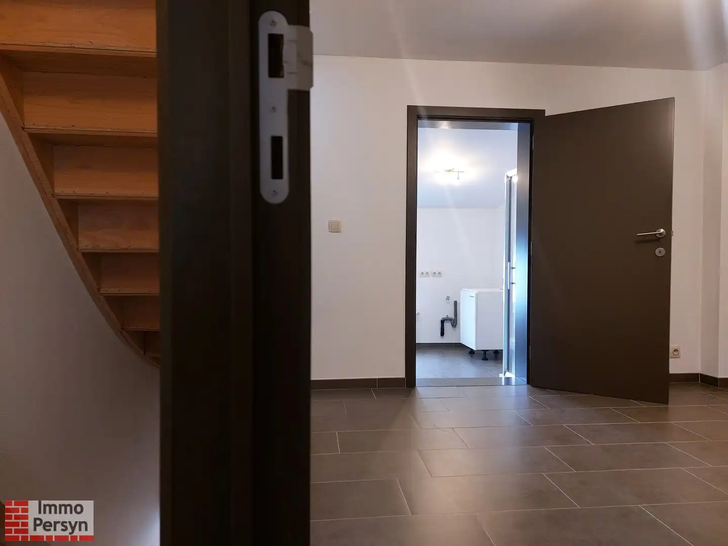 Gezellige rijwoning met kleine stadstuin foto 15
